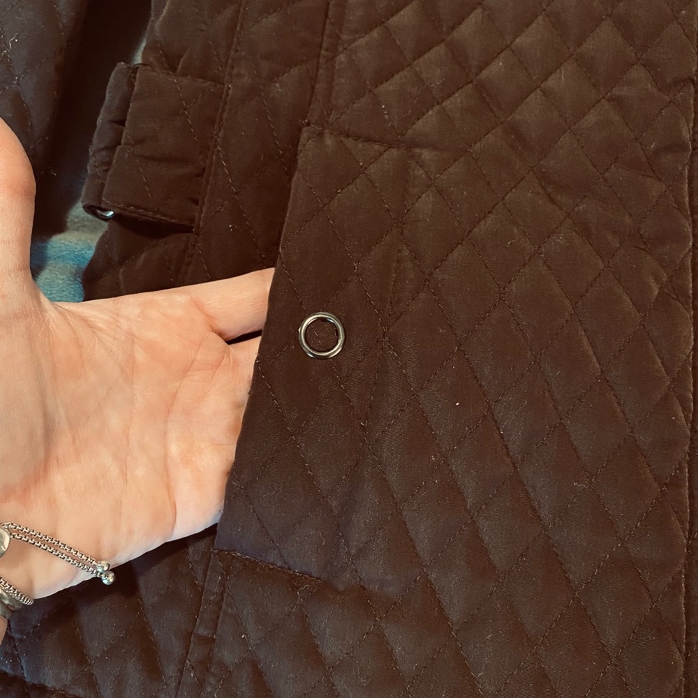 Woman’s Coat - Picture 5 of 14